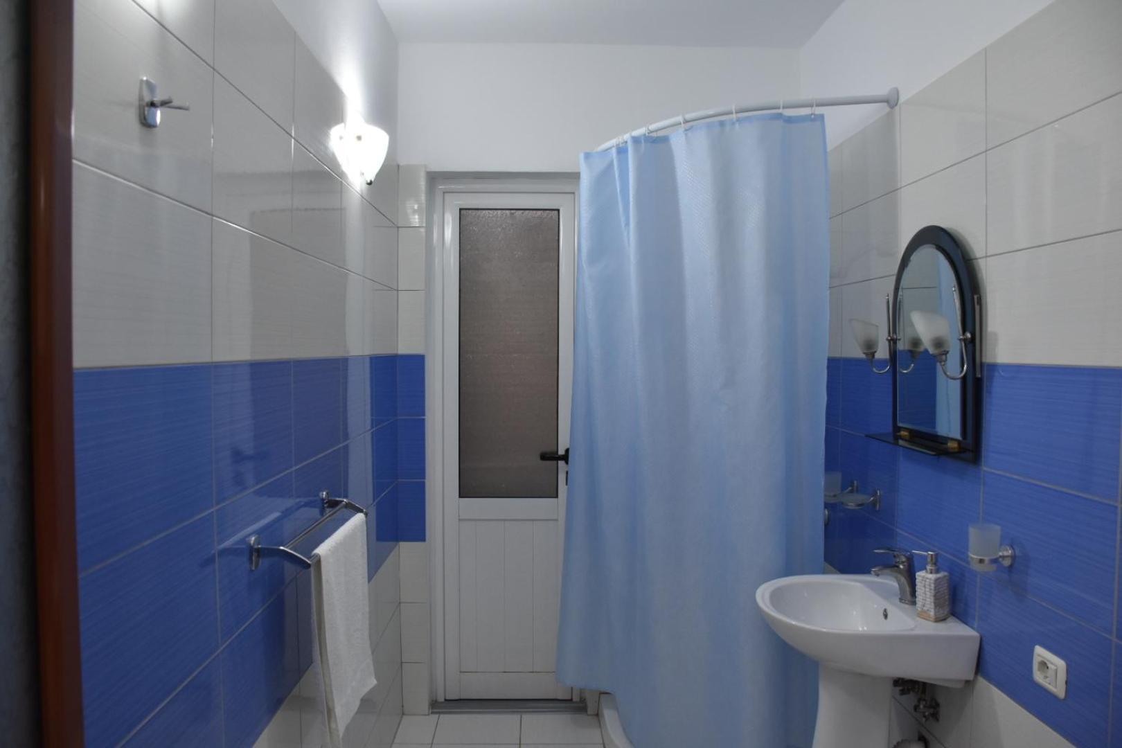 Leo Apartment Permet Ngoại thất bức ảnh